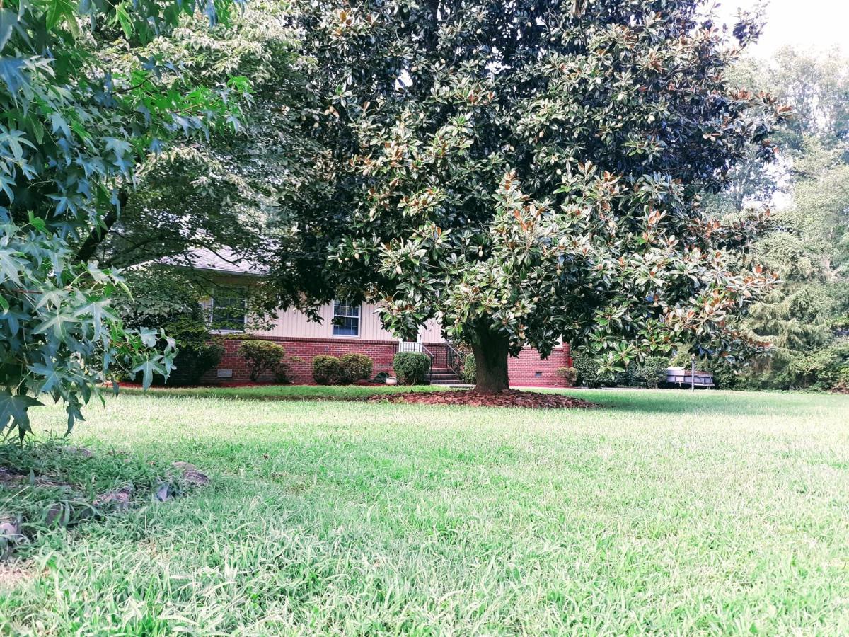 Quiet, Clean House W/ Steel Balls Richmond Exterior photo